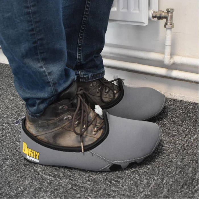 Arctic Hayes Dirty Slippers Reusable Overshoe Covers Size 7-8 (M)
